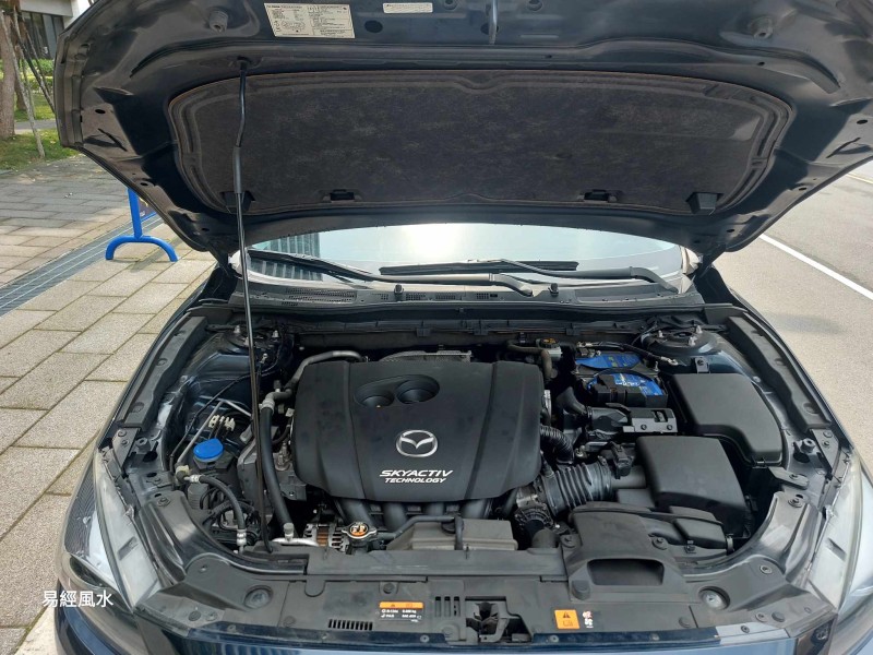 Mazda  Mazda3 2017年MAZDA3藍色五門 2.0 旗艦版 僅跑9萬 原昄件 認證保固車 | 新北市汽車商業同業公會｜TACA優良車商聯盟｜中古、二手車買車賣車公會認證保固