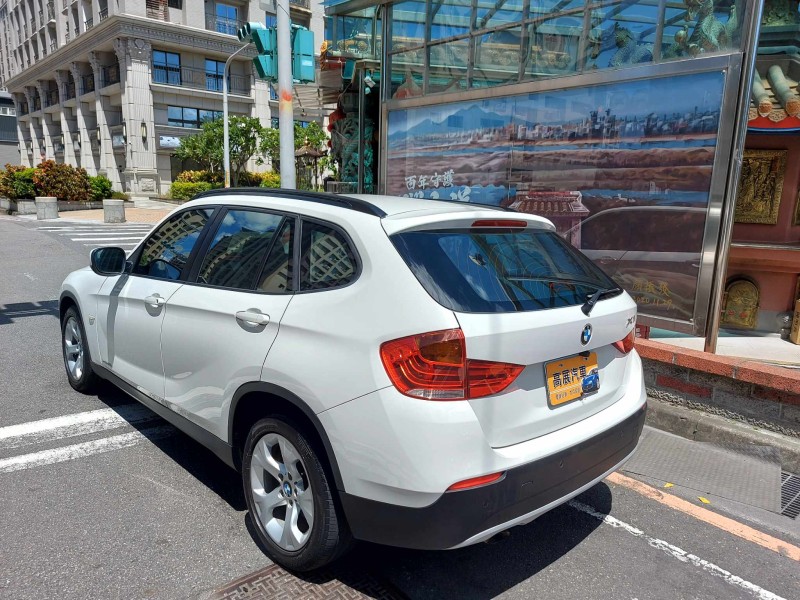 BMW/ 寶馬  X1 SERIES  X1 xDrive20d 稀有4WD 2011年X1全景天窗20D柴油小改款 僅跑14萬女用車 全額貸款 | 新北市汽車商業同業公會｜TACA優良車商聯盟｜中古、二手車買車賣車公會認證保固