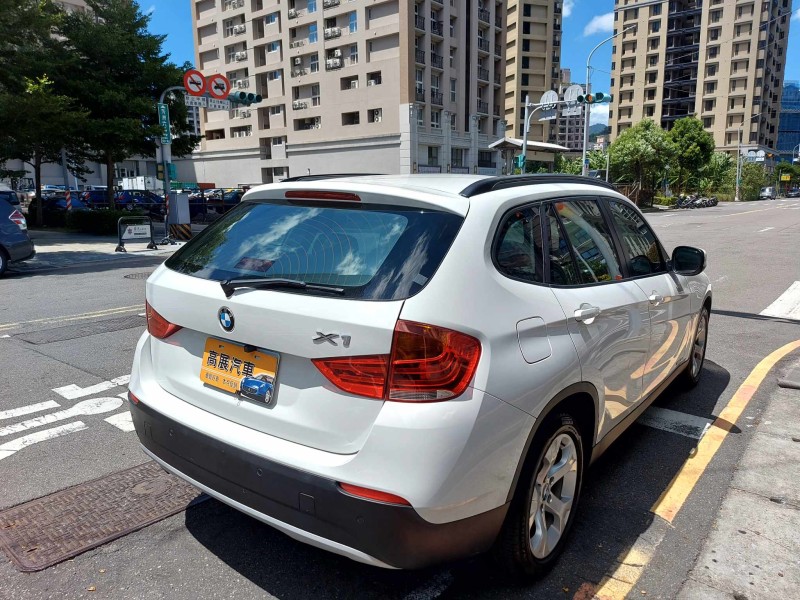 BMW/ 寶馬  X1 SERIES  X1 xDrive20d 稀有4WD 2011年X1全景天窗20D柴油小改款 僅跑14萬女用車 全額貸款 | 新北市汽車商業同業公會｜TACA優良車商聯盟｜中古、二手車買車賣車公會認證保固