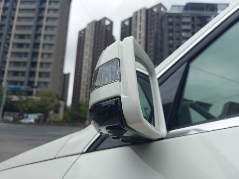 Mercedes-Benz/賓士   E-CLASS  E300 全額貸款 2012年式賓士E300 頂級天窗 環景攝影 耗材都已更換過 一手車 | 新北市汽車商業同業公會｜TACA優良車商聯盟｜中古、二手車買車賣車公會認證保固