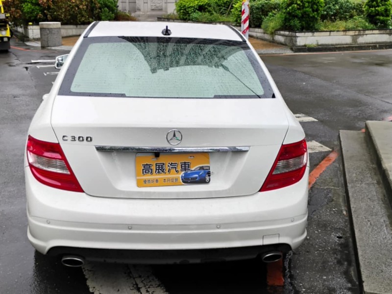 Mercedes-Benz/賓士   C-CLASS 2010年賓士C300 白色頂級天窗 一手車 AMG黑內皮椅 無改裝 車優極佳 | 新北市汽車商業同業公會｜TACA優良車商聯盟｜中古、二手車買車賣車公會認證保固