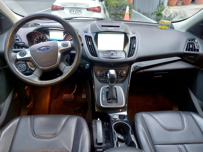 Ford/福特  Kuga 全額貸 2015年KUGA 1.5都會尊貴版 全景天窗 電尾門 實跑6萬 | 新北市汽車商業同業公會｜TACA優良車商聯盟｜中古、二手車買車賣車公會認證保固