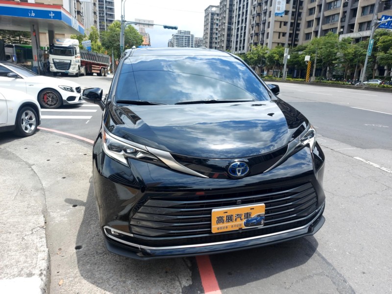 Toyota  Sienna 2022年豐田商務車 SIENNA 2.5 油電柏金版 黑色僅跑2萬 一手車保證 | 新北市汽車商業同業公會｜TACA優良車商聯盟｜中古、二手車買車賣車公會認證保固