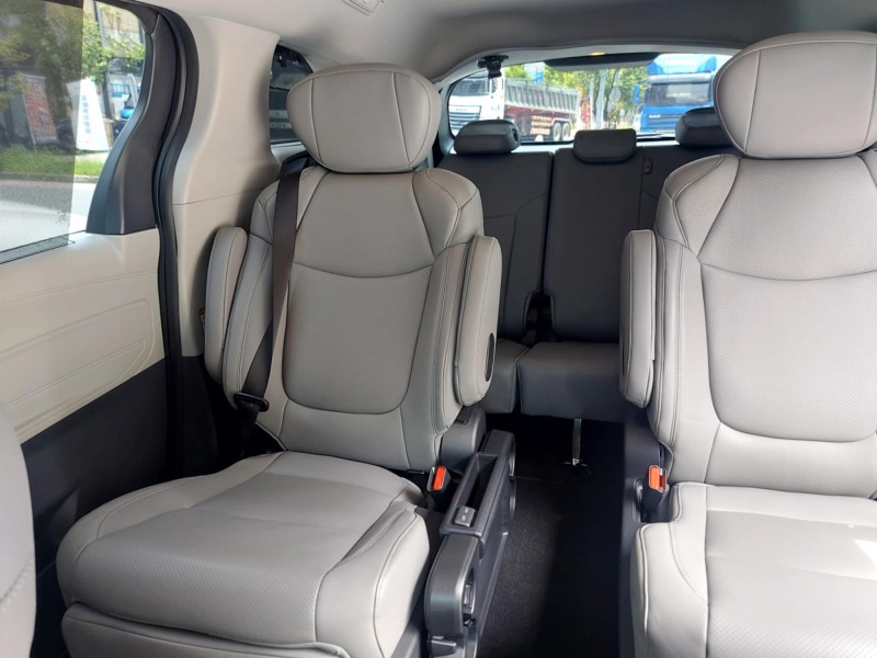 Toyota  Sienna 2022年豐田商務車 SIENNA 2.5 油電柏金版 黑色僅跑2萬 一手車保證 | 新北市汽車商業同業公會｜TACA優良車商聯盟｜中古、二手車買車賣車公會認證保固