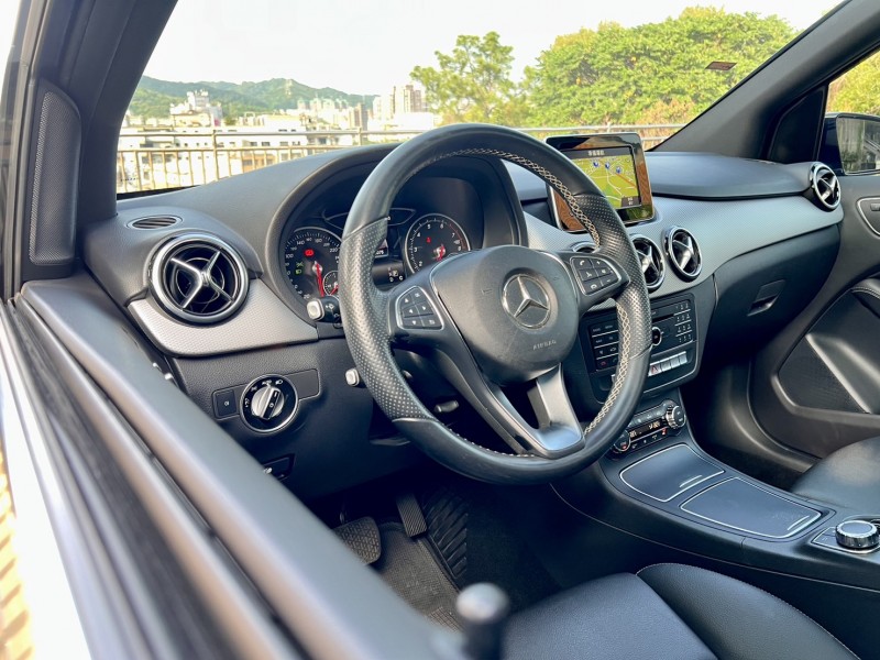 Mercedes-Benz/賓士   B-CLASS  B200 找記老闆~2016年領牌賓士 B200 總代理/全景天窗/一手車/全額貸款 | 新北市汽車商業同業公會｜TACA優良車商聯盟｜中古、二手車買車賣車公會認證保固