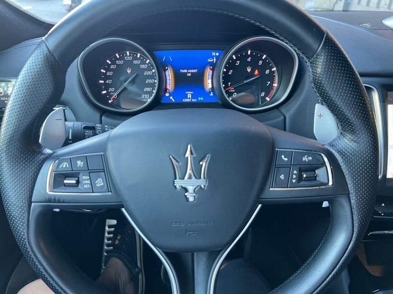 Maserati 瑪莎拉蒂  Grand Sport 找記老闆實價～正19年Levante SQ4 GS小改款跟車/賽車椅/B&W音響 | 新北市汽車商業同業公會｜TACA優良車商聯盟｜中古、二手車買車賣車公會認證保固