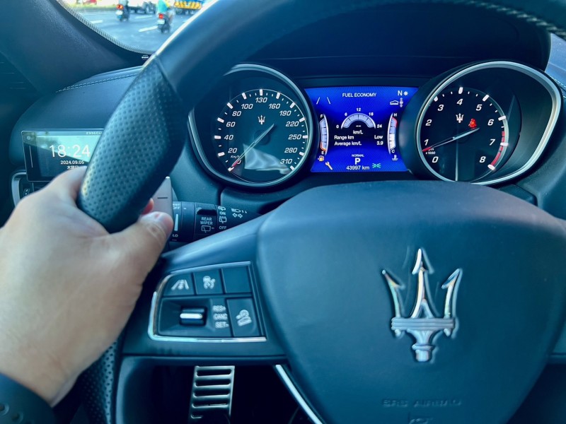 Maserati 瑪莎拉蒂  Grand Sport 找記老闆實價～正19年Levante SQ4 GS小改款跟車/賽車椅/B&W音響 | 新北市汽車商業同業公會｜TACA優良車商聯盟｜中古、二手車買車賣車公會認證保固