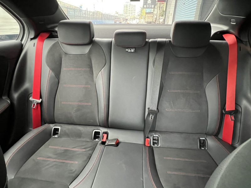 Mercedes-Benz/賓士   A-CLASS  A35 找記老闆實價~正2021年Benz A35 AMG全景/摸門/夜色/306P馬力 | 新北市汽車商業同業公會｜TACA優良車商聯盟｜中古、二手車買車賣車公會認證保固