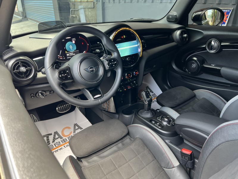 MINI  Cabrio 找記老闆~2023年式MINI Cabrio JCW敞篷車HK/免鑰/全景/跟車 | 新北市汽車商業同業公會｜TACA優良車商聯盟｜中古、二手車買車賣車公會認證保固