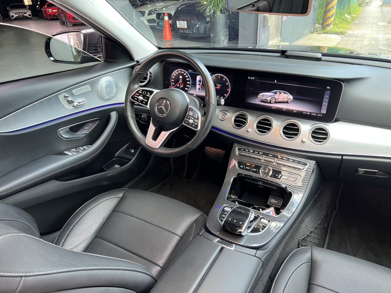  找記老闆~正20年E300 AMG 23P跟車/多光束/抬顯/冷熱椅/環景大滿配 | 新北市汽車商業同業公會｜TACA優良車商聯盟｜中古、二手車買車賣車公會認證保固