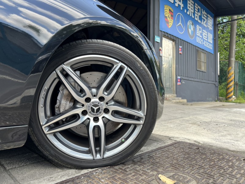  找記老闆~正20年E300 AMG 23P跟車/多光束/抬顯/冷熱椅/環景大滿配 | 新北市汽車商業同業公會｜TACA優良車商聯盟｜中古、二手車買車賣車公會認證保固