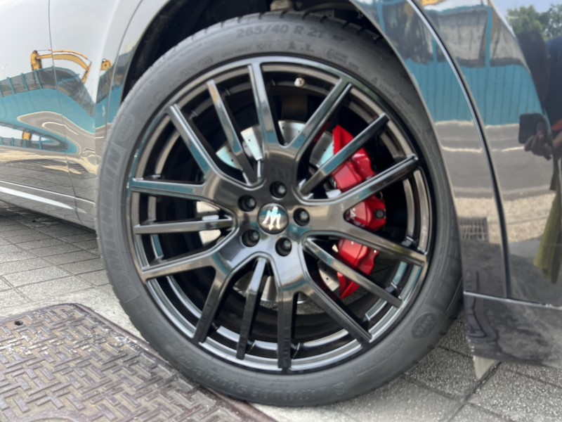 Maserati 瑪莎拉蒂  Levante 找記老闆實價～正2018年Levante SQ4 GS小改款跟車 | 新北市汽車商業同業公會｜TACA優良車商聯盟｜中古、二手車買車賣車公會認證保固