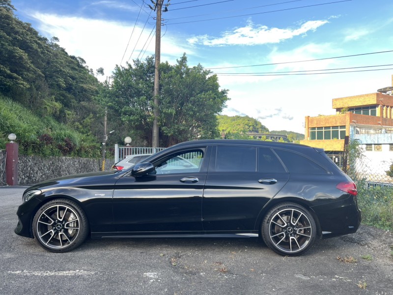 Mercedes-Benz/賓士   C-CLASS  C43 找記老闆~正2017年Benz C43 五門AMG 23P/雙魚眼/柏林/抬顯 | 新北市汽車商業同業公會｜TACA優良車商聯盟｜中古、二手車買車賣車公會認證保固