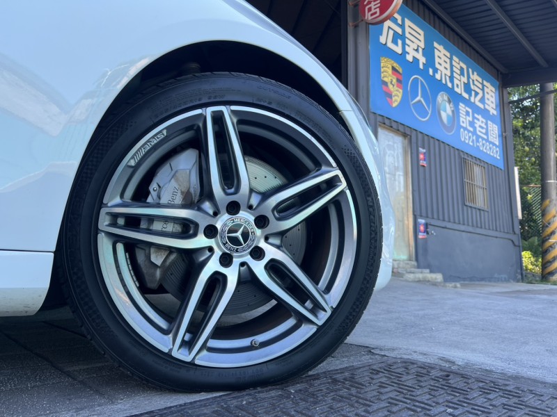 Mercedes-Benz/賓士   E-CLASS  E300 找記老闆~正2019年E300 AMG 多光束/環景/柏林/抬顯/冷熱通風椅 | 新北市汽車商業同業公會｜TACA優良車商聯盟｜中古、二手車買車賣車公會認證保固