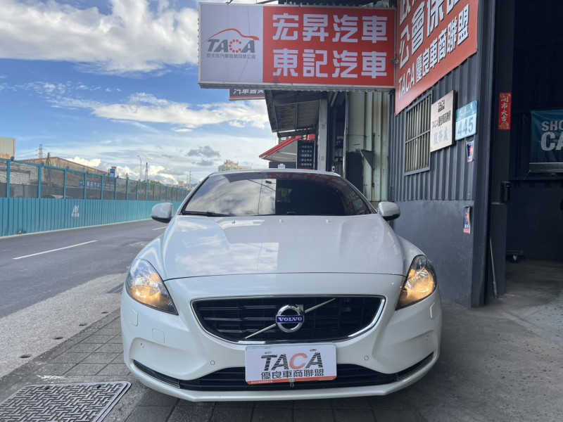 Volvo  V40 保證實價28萬～15年型 V40 T4 免鑰摸門/一手車/實跑58900公里 | 新北市汽車商業同業公會｜TACA優良車商聯盟｜中古、二手車買車賣車公會認證保固