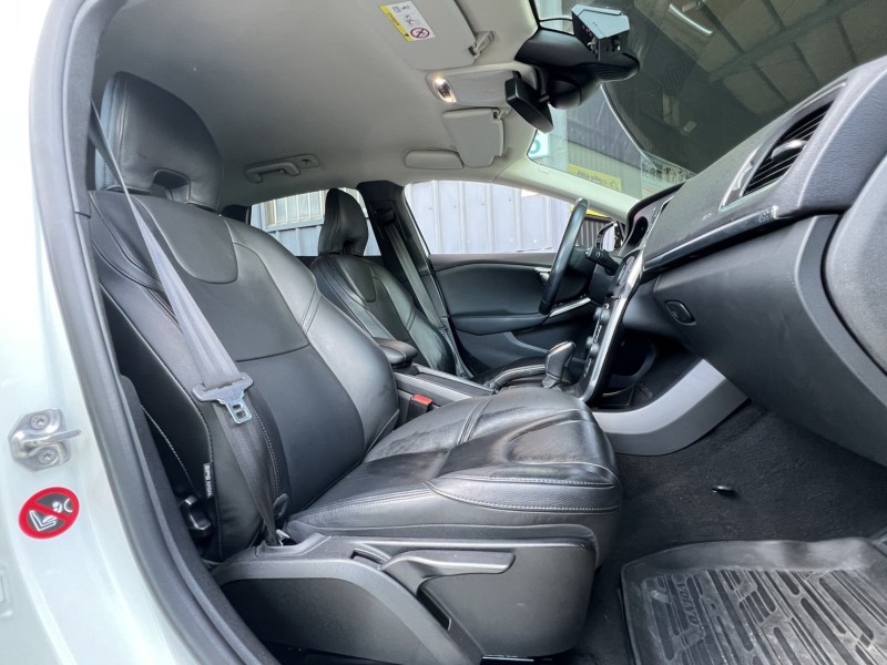 Volvo  V40 保證實價28萬～15年型 V40 T4 免鑰摸門/一手車/實跑58900公里 | 新北市汽車商業同業公會｜TACA優良車商聯盟｜中古、二手車買車賣車公會認證保固