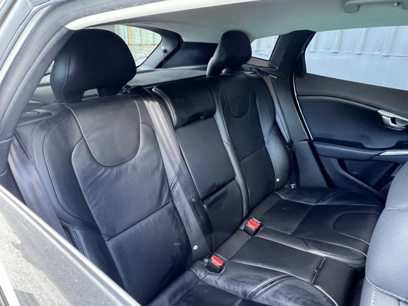 Volvo  V40 保證實價28萬～15年型 V40 T4 免鑰摸門/一手車/實跑58900公里 | 新北市汽車商業同業公會｜TACA優良車商聯盟｜中古、二手車買車賣車公會認證保固