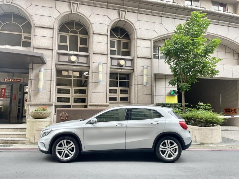Mercedes-Benz/賓士   GLA-CLASS  GLA200d 僅跑7萬公里GLA200d小車魔術大空間 可分期 | 新北市汽車商業同業公會｜TACA優良車商聯盟｜中古、二手車買車賣車公會認證保固