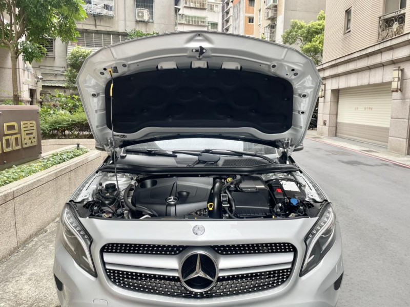 Mercedes-Benz/賓士   GLA-CLASS  GLA200d 僅跑7萬公里GLA200d小車魔術大空間 可分期 | 新北市汽車商業同業公會｜TACA優良車商聯盟｜中古、二手車買車賣車公會認證保固