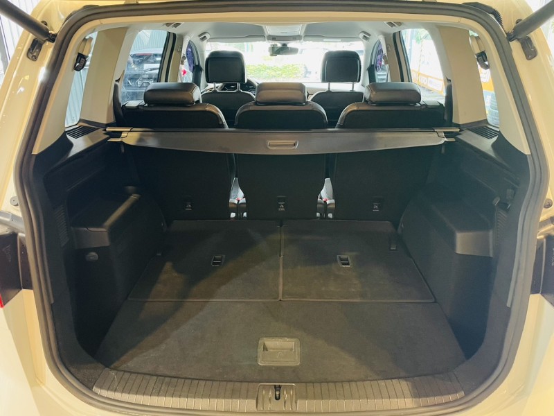 Volkswagen 福斯  Touran 實車實價 百變魔術大空間Touran 280tsi CL家庭號七人座休旅車 | 新北市汽車商業同業公會｜TACA優良車商聯盟｜中古、二手車買車賣車公會認證保固