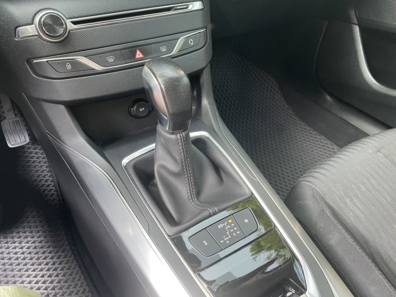Peugeot 寶獅  308 實車實價可分期Peugeot 308精品代步小車 | 新北市汽車商業同業公會｜TACA優良車商聯盟｜中古、二手車買車賣車公會認證保固