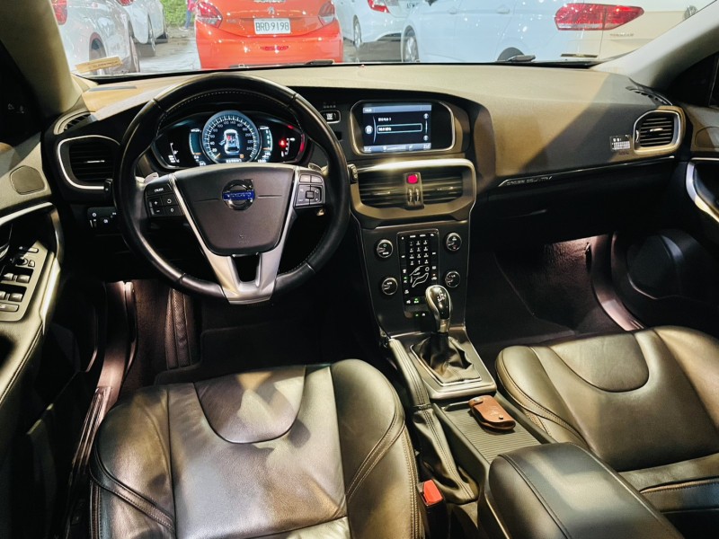 Volvo  V40 實車實價可分期V40 D4 Cross Country豪華精品代步車 | 新北市汽車商業同業公會｜TACA優良車商聯盟｜中古、二手車買車賣車公會認證保固