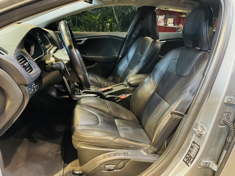 Volvo  V40 實車實價可分期V40 D4 Cross Country豪華精品代步車 | 新北市汽車商業同業公會｜TACA優良車商聯盟｜中古、二手車買車賣車公會認證保固