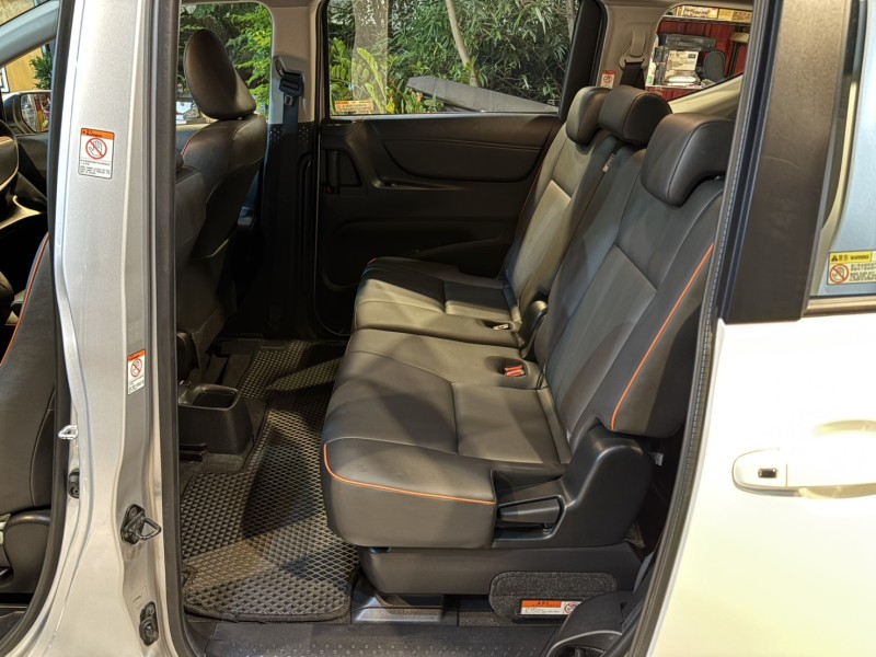 Toyota  SIENTA 實車實價可分期 僅跑6萬公里 頂級雙電滑Sienta 1.8 | 新北市汽車商業同業公會｜TACA優良車商聯盟｜中古、二手車買車賣車公會認證保固