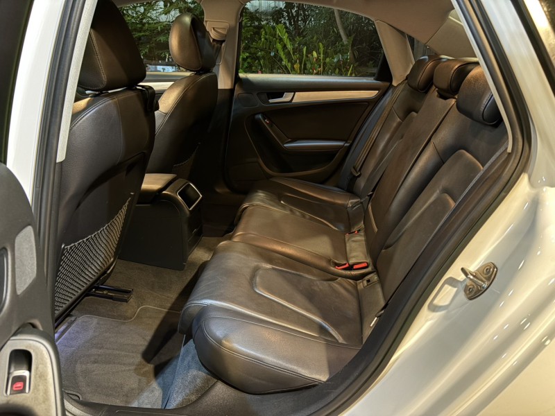 Audi  A4 實車實價可分期Audi A4 35TFSI優雅品味A3 A5 A6 A7 A8 Passat可參考 | 新北市汽車商業同業公會｜TACA優良車商聯盟｜中古、二手車買車賣車公會認證保固