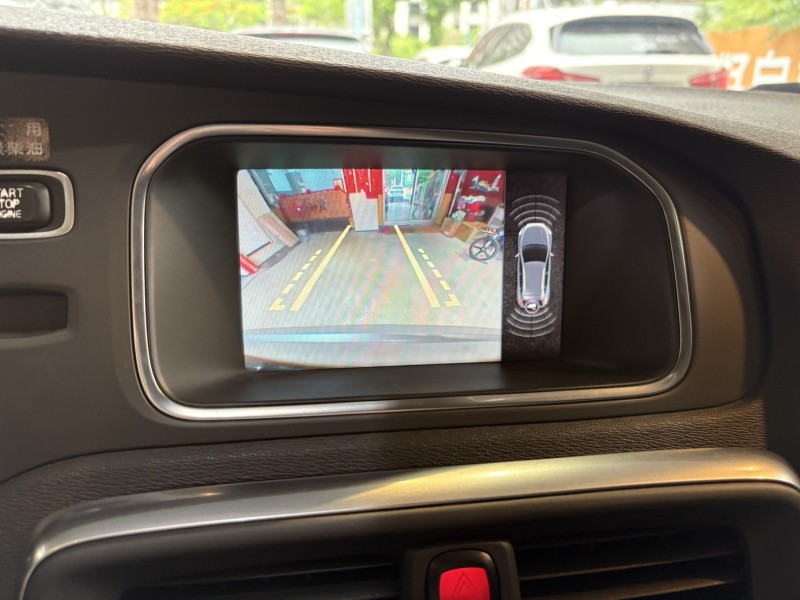 Volvo  V40 實車實價可分期V40 D4 Cross Country豪華精品代步車 | 新北市汽車商業同業公會｜TACA優良車商聯盟｜中古、二手車買車賣車公會認證保固
