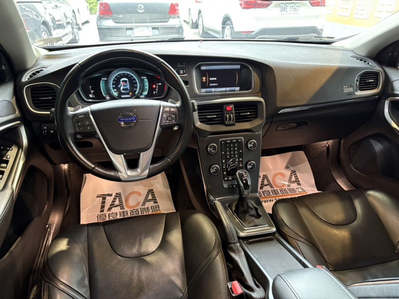 Volvo  V40 實車實價可分期V40 D4 Cross Country豪華精品代步車 | 新北市汽車商業同業公會｜TACA優良車商聯盟｜中古、二手車買車賣車公會認證保固