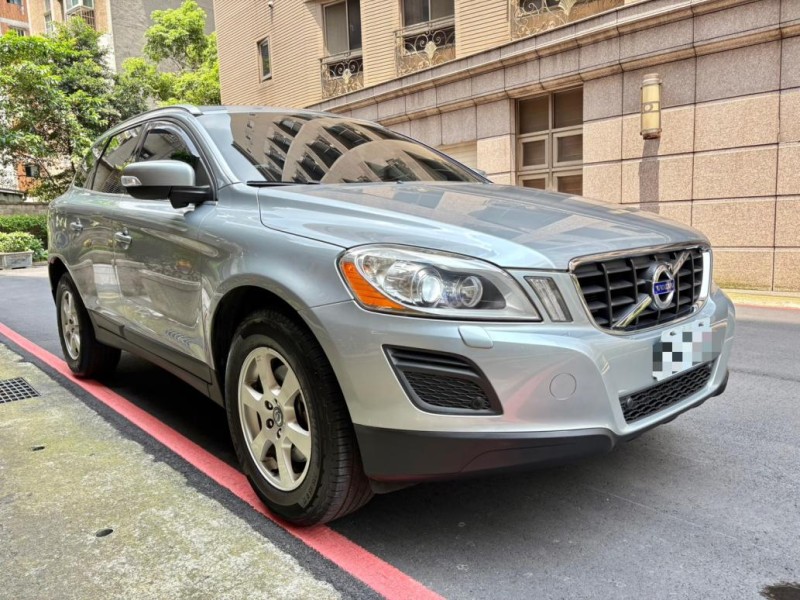 Volvo  XC60 實車實價可分期XC60 T5北歐精品代步休旅車 | 新北市汽車商業同業公會｜TACA優良車商聯盟｜中古、二手車買車賣車公會認證保固