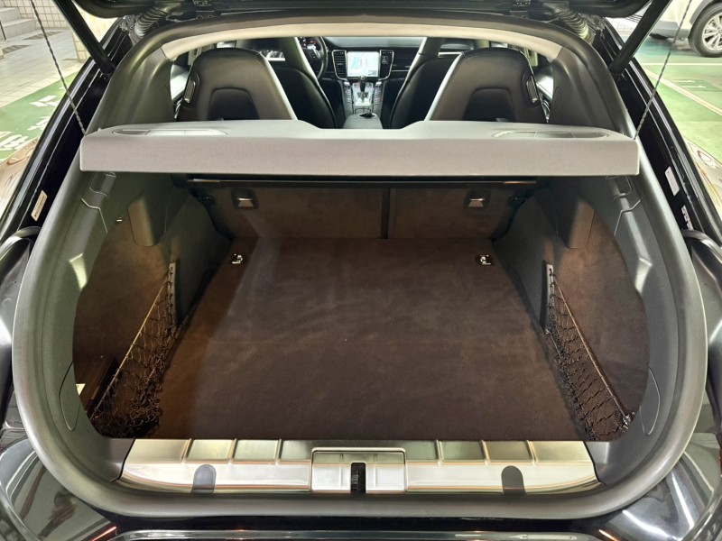 PORSCHE  Panamera 帕拉梅拉 實車實價可分期Panamera 4德國精品代步車 | 新北市汽車商業同業公會｜TACA優良車商聯盟｜中古、二手車買車賣車公會認證保固