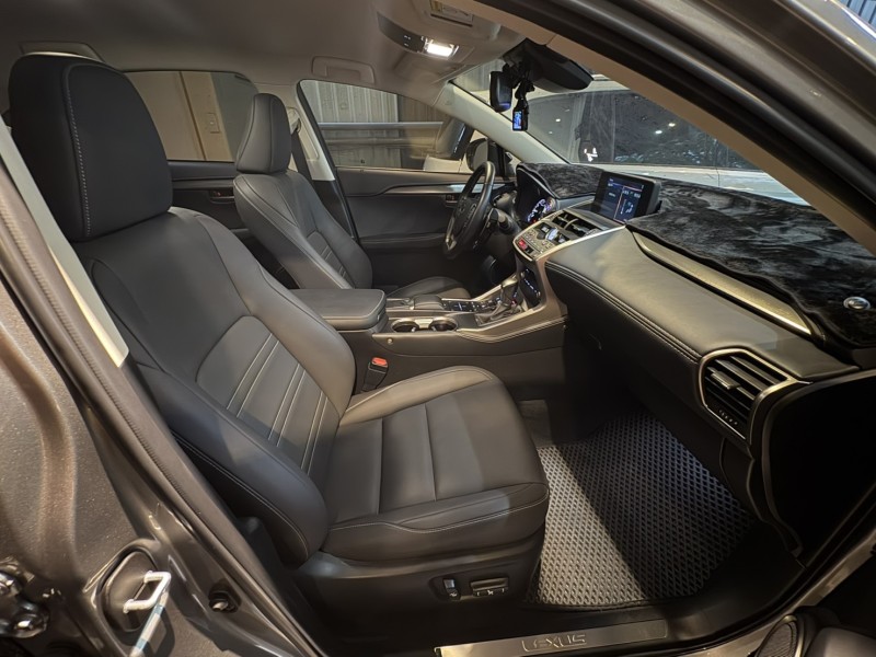Lexus  NX 實車實價可分期 僅跑5萬餘公里Lexus NX200 精品休旅車 | 新北市汽車商業同業公會｜TACA優良車商聯盟｜中古、二手車買車賣車公會認證保固