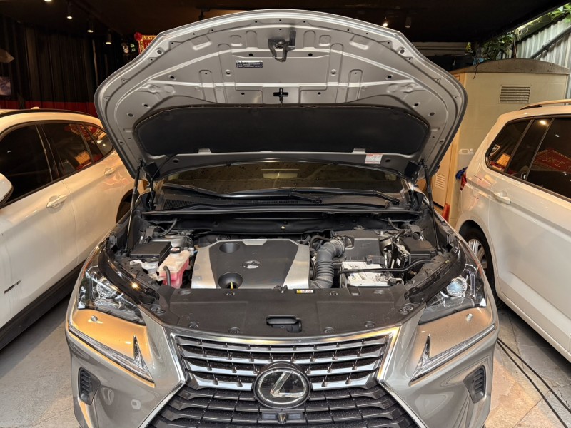 Lexus  NX 實車實價可分期 僅跑5萬餘公里Lexus NX200 精品休旅車 | 新北市汽車商業同業公會｜TACA優良車商聯盟｜中古、二手車買車賣車公會認證保固