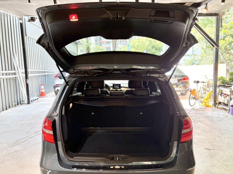 Mercedes-Benz/賓士   B-CLASS 實車實價可分期Benz B200德國精品代步小車 | 新北市汽車商業同業公會｜TACA優良車商聯盟｜中古、二手車買車賣車公會認證保固