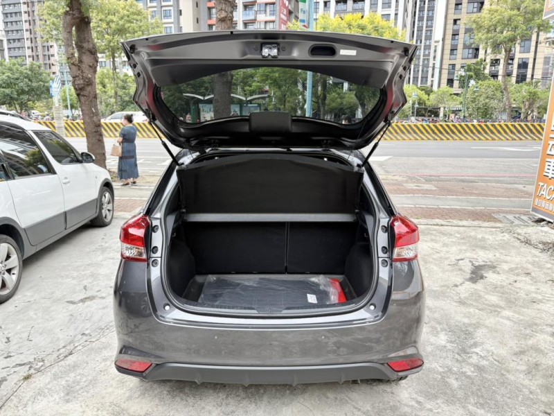 Toyota  Yaris 僅跑6千公里 實車實價可分期Yaris輕巧省油代步小車 | 新北市汽車商業同業公會｜TACA優良車商聯盟｜中古、二手車買車賣車公會認證保固