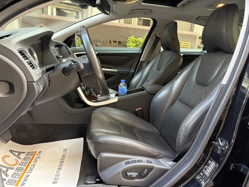 Volvo  S60 實車實價可刷卡分期S60 R-Design豪華精品代步車 | 新北市汽車商業同業公會｜TACA優良車商聯盟｜中古、二手車買車賣車公會認證保固