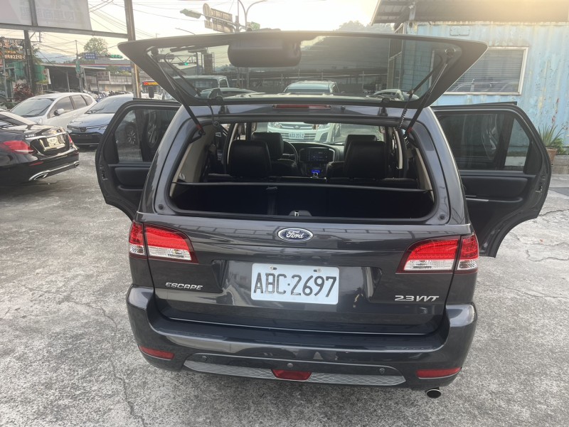 Ford/福特  Escape 2013年福特 Escape 2.3L  只跑7萬公里 | 新北市汽車商業同業公會｜TACA優良車商聯盟｜中古、二手車買車賣車公會認證保固