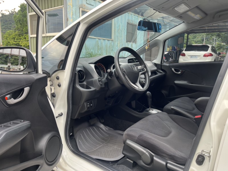 Honda  FIT 2010年 本田 Fit  VTI-S 1.好開 好停車 好保養 | 新北市汽車商業同業公會｜TACA優良車商聯盟｜中古、二手車買車賣車公會認證保固