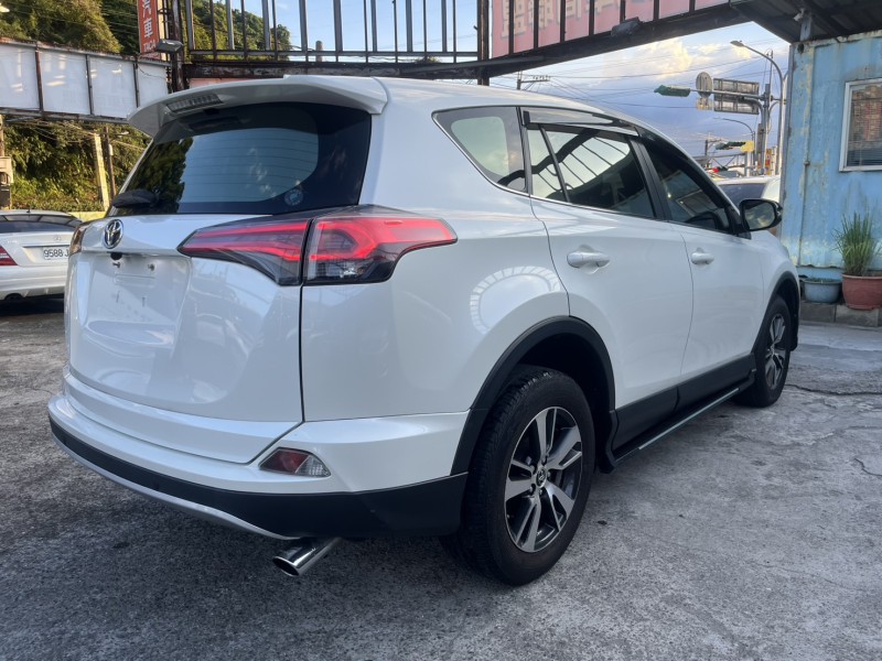 Toyota  RAV4 2018年 豐田RAV4 2.0L | 新北市汽車商業同業公會｜TACA優良車商聯盟｜中古、二手車買車賣車公會認證保固