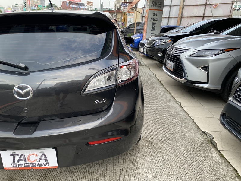 Mazda  Mazda3 【五門頂級天窗、HID頭燈、I-Key、換檔撥片、雙區恆溫】 | 新北市汽車商業同業公會｜TACA優良車商聯盟｜中古、二手車買車賣車公會認證保固