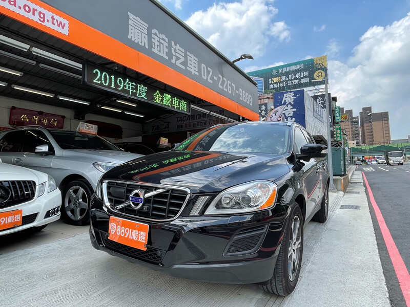 Volvo Xc60 原廠保養 T5旗艦版 原鈑件 Xc60 2 0 一手車認證車內外極新 新北市汽車商業同業公會 Taca優良車商聯盟 中古 二手 車買車賣車公會認證保固