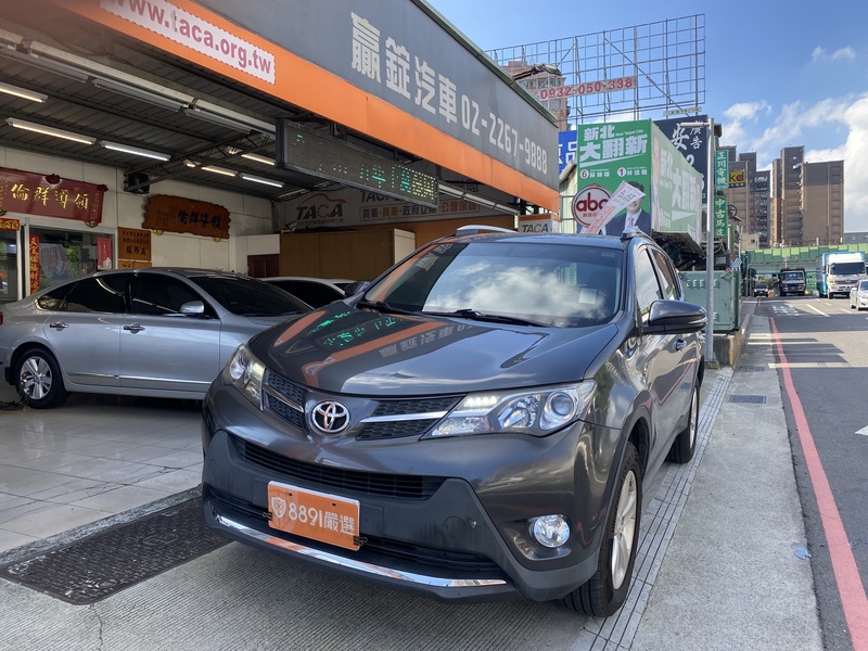 Toyota  RAV4 【全台最暢銷運動休旅、精選天窗及雙色內裝皮椅】 | 新北市汽車商業同業公會｜TACA優良車商聯盟｜中古、二手車買車賣車公會認證保固