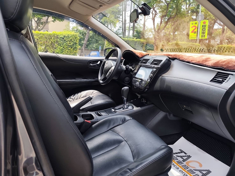 Nissan  Tiida 2015年Tida五門一手車 | 新北市汽車商業同業公會｜TACA優良車商聯盟｜中古、二手車買車賣車公會認證保固