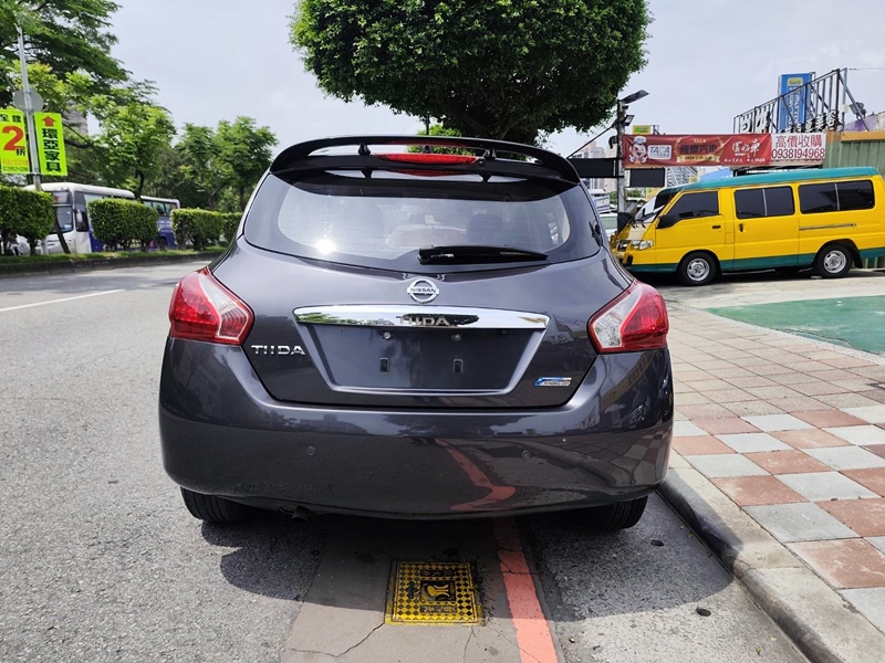 Nissan  Tiida 2015年Tida五門一手車 | 新北市汽車商業同業公會｜TACA優良車商聯盟｜中古、二手車買車賣車公會認證保固