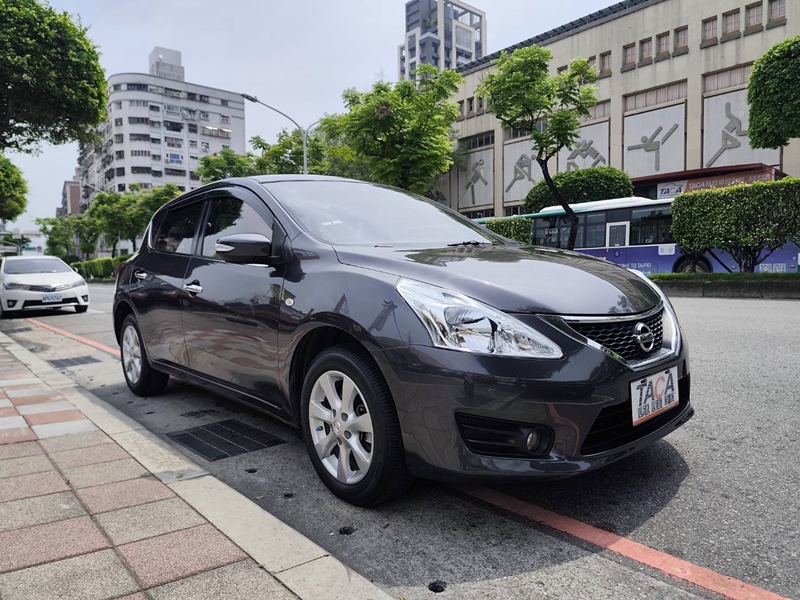 Nissan  Tiida 2015年Tida五門一手車 | 新北市汽車商業同業公會｜TACA優良車商聯盟｜中古、二手車買車賣車公會認證保固