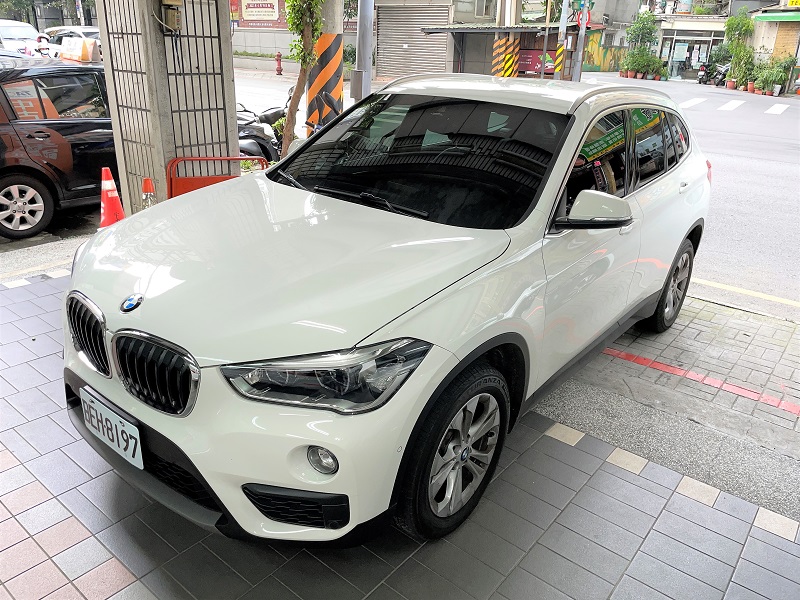 BMW/ 寶馬  X1 SERIES  X1 sDrive18i ❤️2019年 BMW【X1】總代理 1.5L 一手車 原廠保固 ✅導航 車道偏離 自動停車 雙電動椅 電動尾門 | 新北市汽車商業同業公會｜TACA優良車商聯盟｜中古、二手車買車賣車公會認證保固