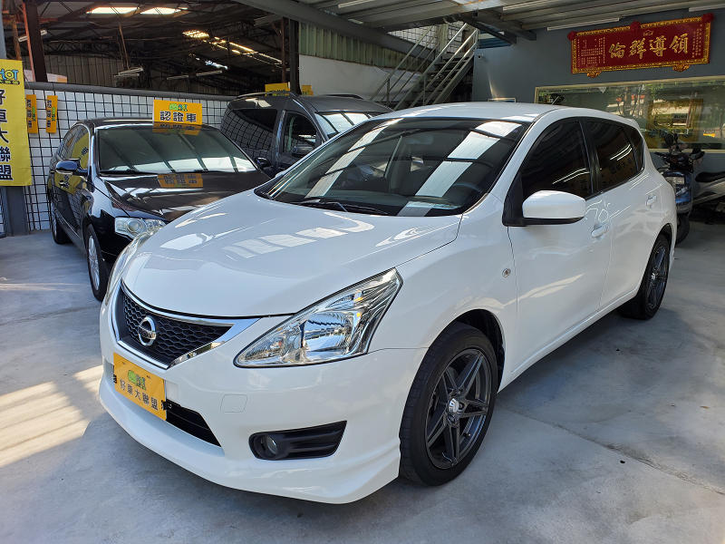 Nissan Tiida 一手女用車 Abs 雙安 皮椅 可全額低利貸款 Nissan Tiida 一手女用車 Abs 雙安 皮椅 可全額低利貸款