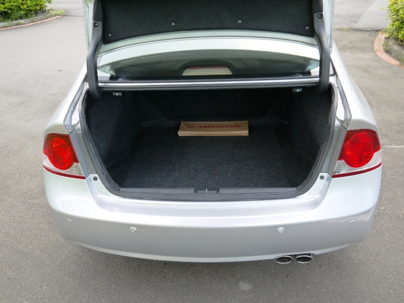 Honda Civic 本田civic 1 8頂級版方向盤快排 新北市汽車商業同業公會 Taca優良車商聯盟 中古 二手車買車賣車公會認證保固